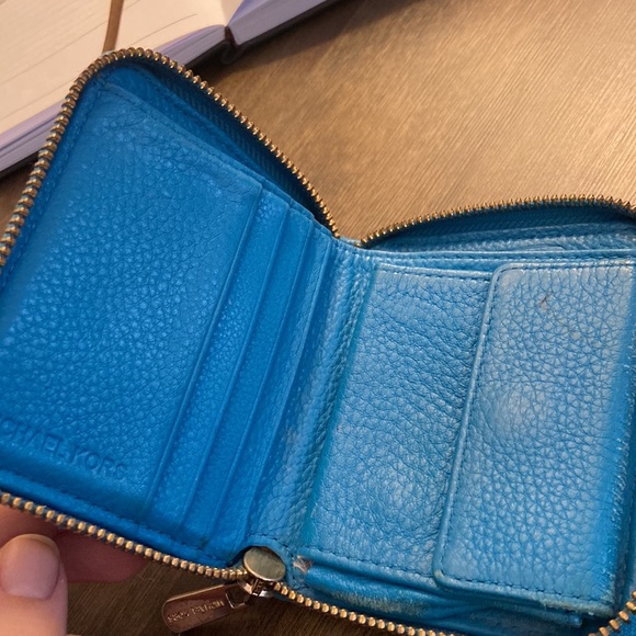 Michael Kors wallet - Picture 7 of 8